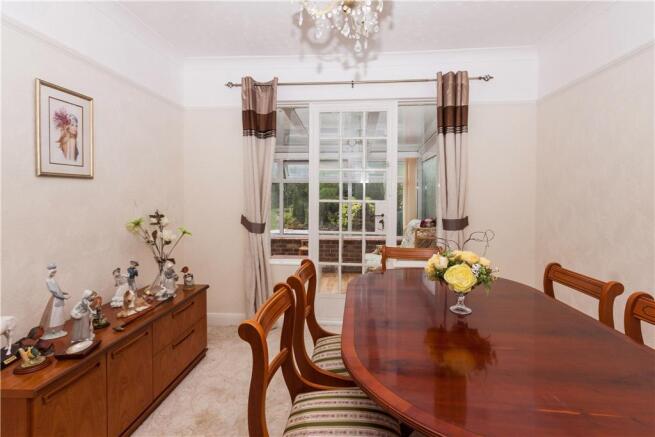 Bedroom 2/Dining Room