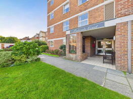 Flat 15, Balcombe Court, West Parade, Marine, Worthing BN11 3PL
