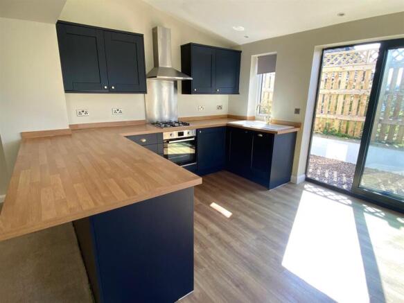 Bramleys Estate Agents - Hall Lane, Kirkburton (4)