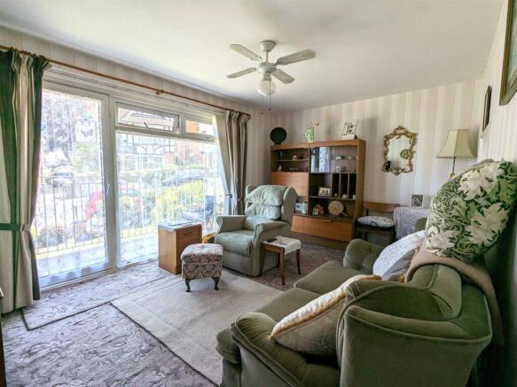 Living Room 1.jpg
