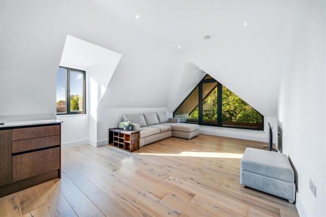 Flat 8 , 19 Creswick Road-6.jpg