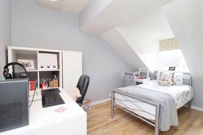 3 bed Link Detached House for sale Image 11