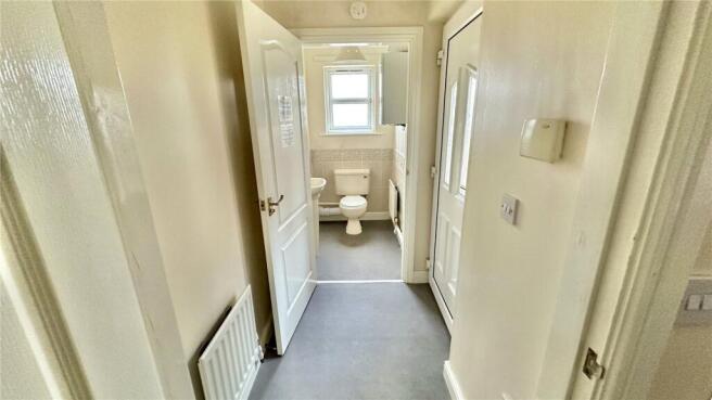 2 bed Terraced to rent Image 8