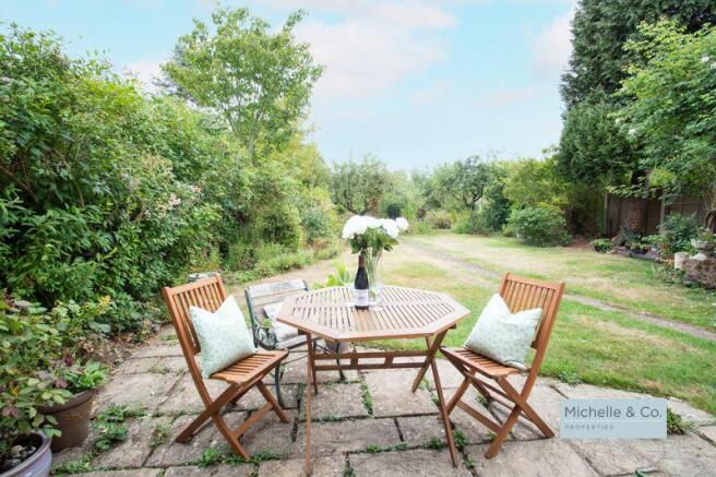 Lovely 1st lawned area 
