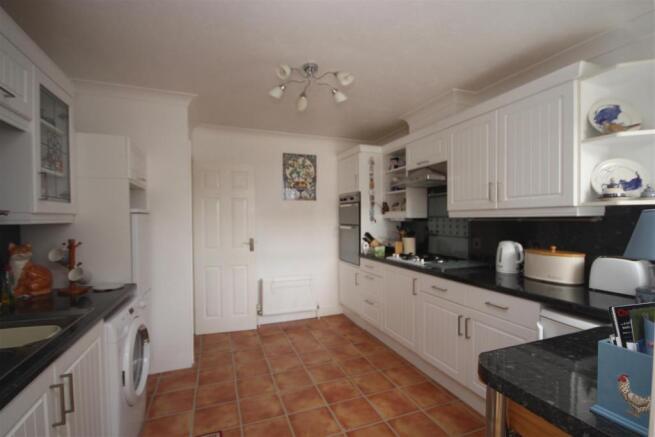 Kitchen..JPG