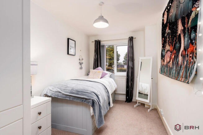 3 bed Apartment to rent Image 6