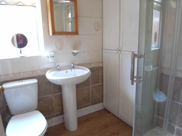 SHOWER ROOM/WC