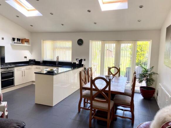 KITCHEN/DINING/FAMILY ROOM