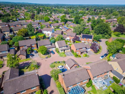 Ten Acres, Fetcham, KT22