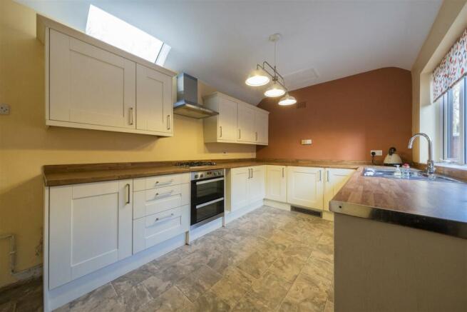 6 Manora Road-002.JPG