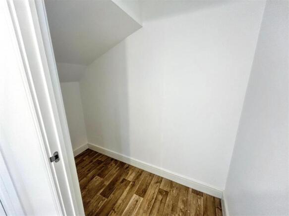 3 bed Semi-Detached to rent Image 9