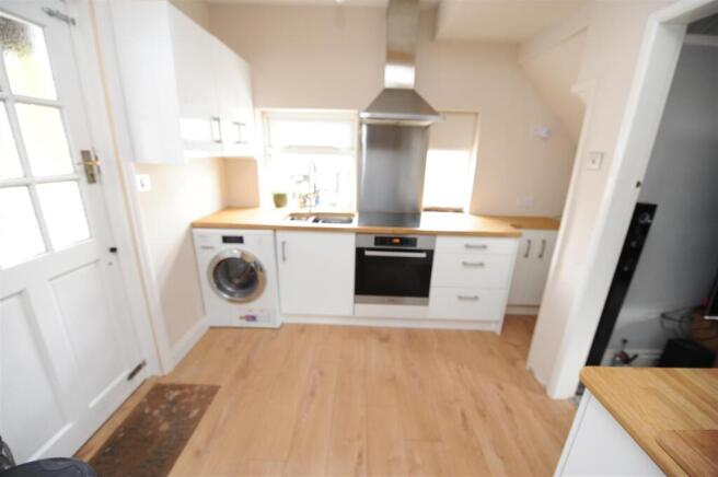 3 bed Semi-Detached for sale Image 8