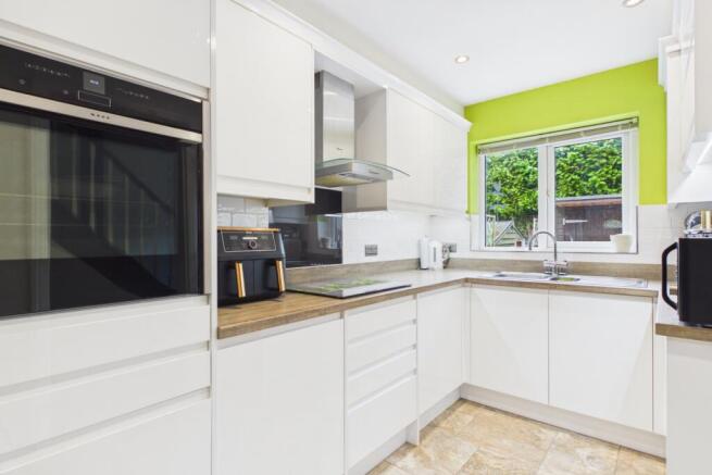 2 bed Terraced for sale Image 5