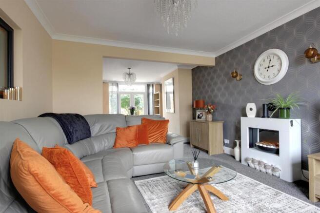 3 bed Terraced for sale Image 4