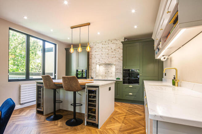 4 bed Semi-Detached for sale Image 3