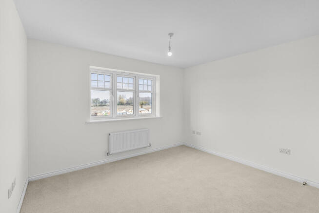 4 bed Detached for sale Image 11