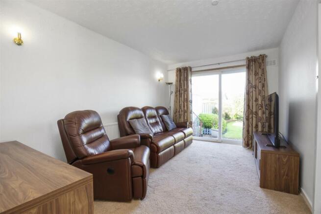 70 Glenavon Drive 4.jpg