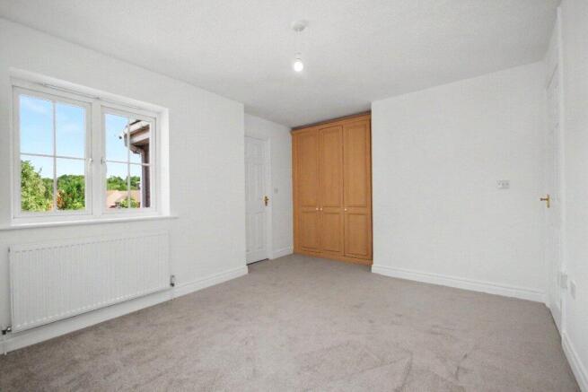 3 bed Town House for sale Image 7