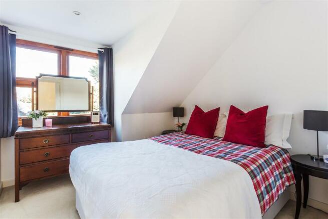 house. Partnership Shere
