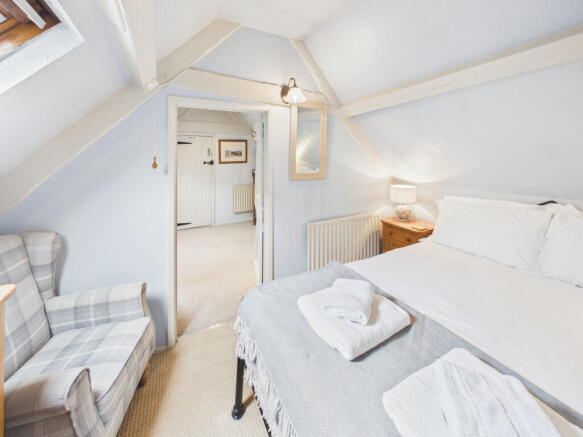 3 bed Terraced for sale Image 11