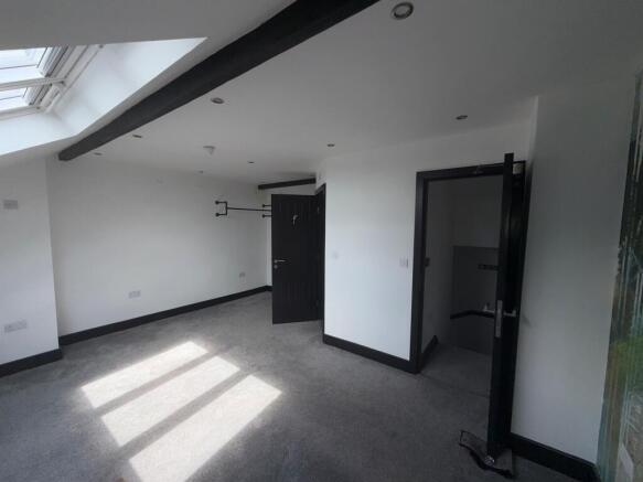 5 bed Terraced for sale Image 4