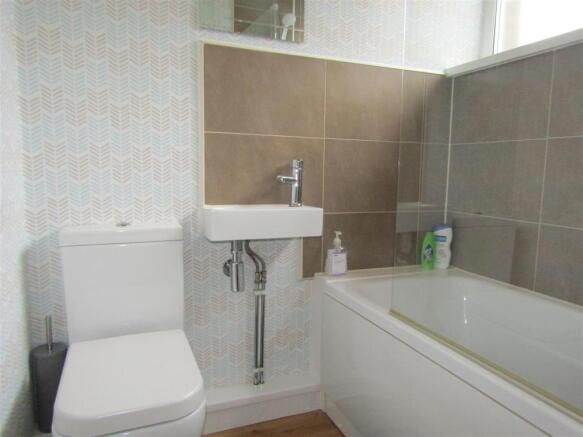 Bathroom.JPG
