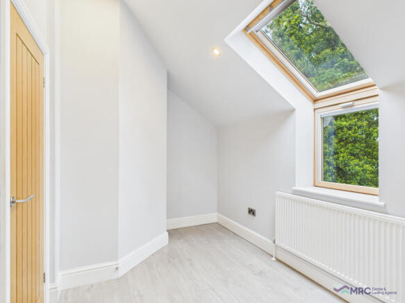 2 bed Semi-Detached to rent Image 7