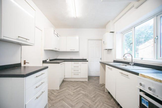 3 bed Semi-Detached to rent Image 6
