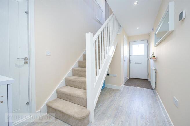 4 bed Detached for sale Image 5