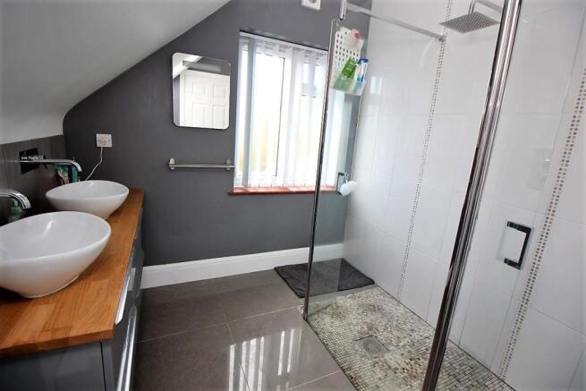 En-Suite Shower Room to Bedroom 1