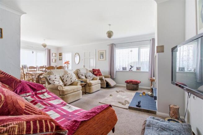 2 bed Detached Bungalow for sale Image 12