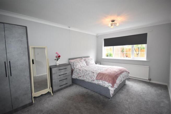 3 bed Detached Bungalow for sale Image 7