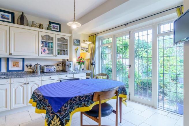 8482855-Interior01.jpg