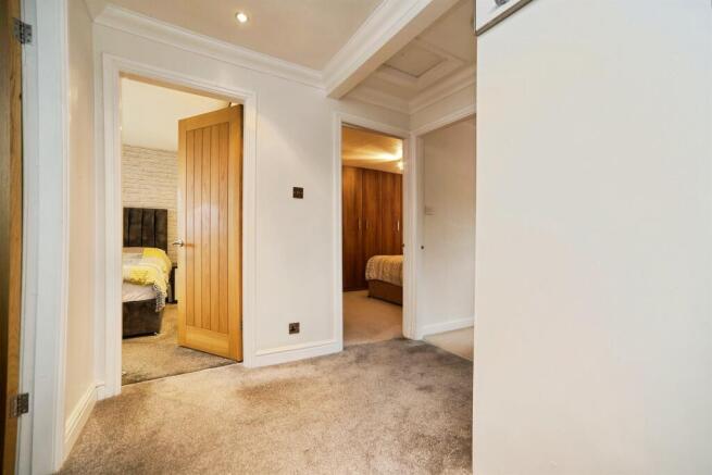 3 bed Semi-Detached for sale Image 9