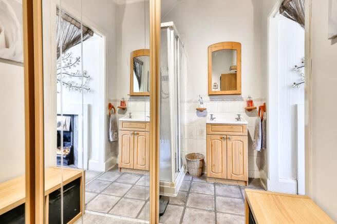Ensuite