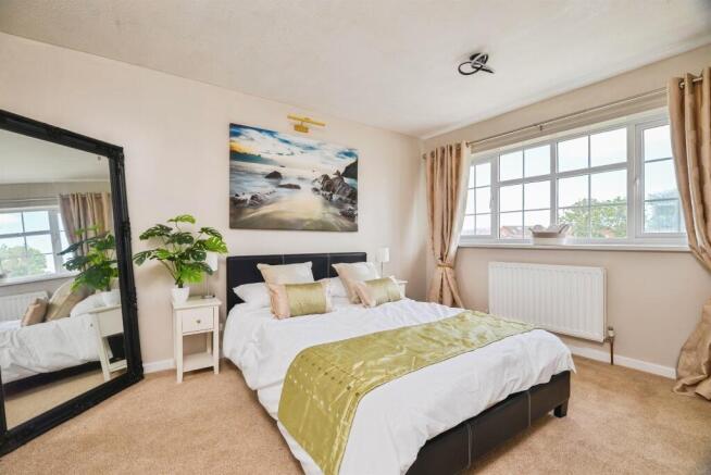 3 bed Detached for sale Image 8