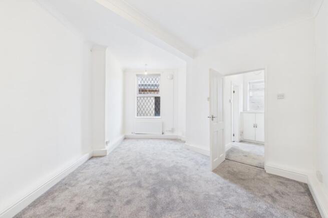 1 bed Ground Flat for sale Image 6