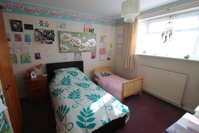 Bedroom 2.JPG