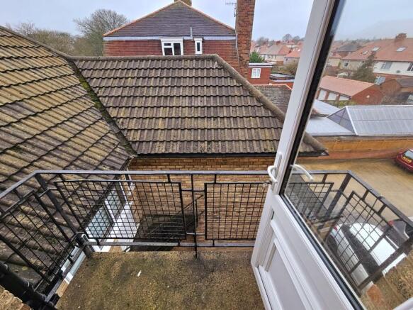 2 bed Flat for sale Image 6