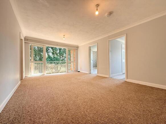 Windsor Close, Taunton photo 4