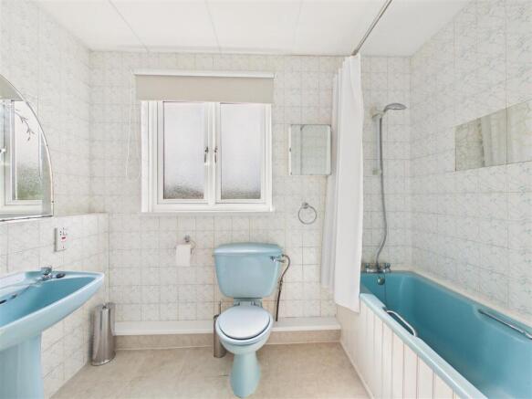 3 bed Semi-Detached for sale Image 11
