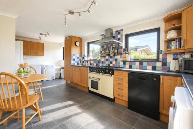 Rectory Road, Hook, Hampshire, RG27 photo 4