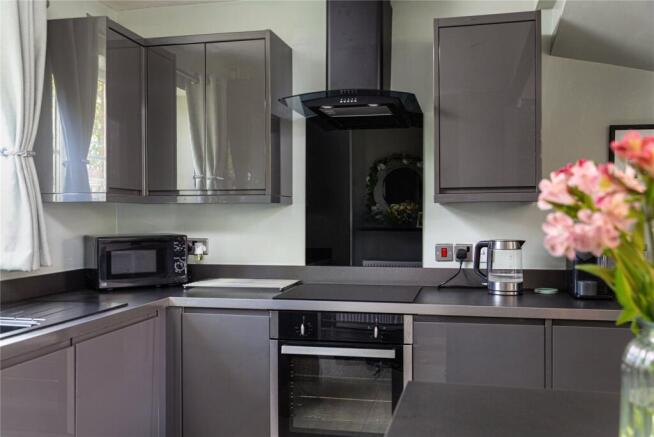 2 bed Semi-Detached for sale Image 7