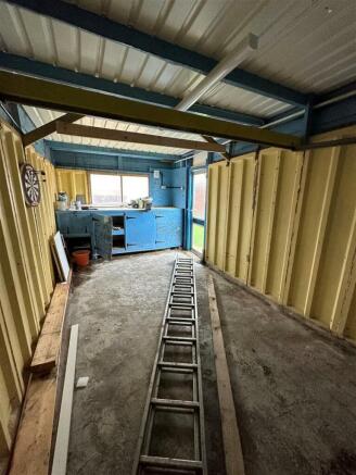 garage barnetby.jpg