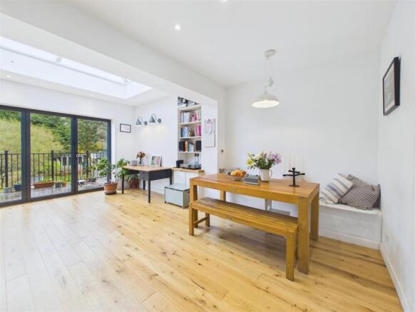 2 bed Semi-Detached for sale Image 12
