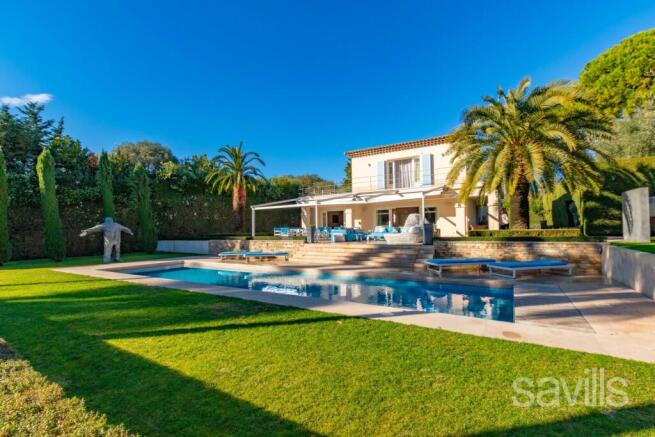 Villa for sale with pool, gated estate, Cap d'Anti