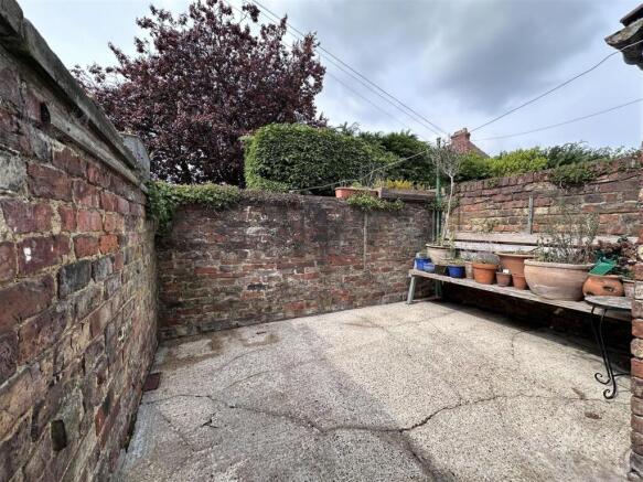 3 bed Semi-Detached for sale Image 11
