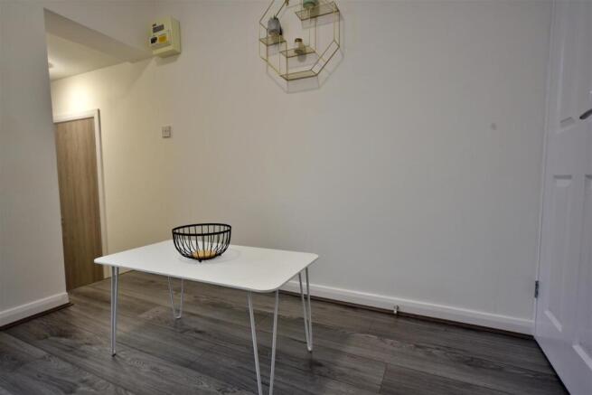 1 bed Apartment to rent Image 5
