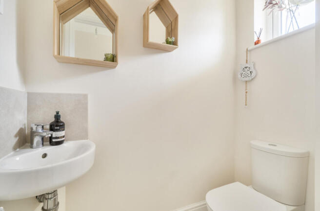 3 bed Semi-Detached for sale Image 8