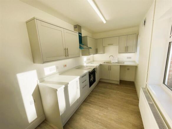 37 Victena Road kitchen.jpeg